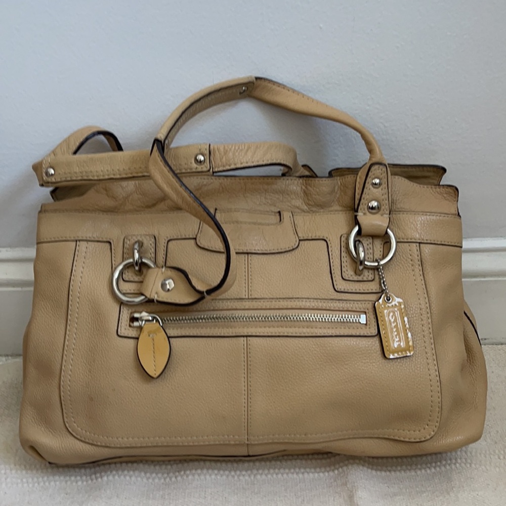 Coach Penelope Beige/Butter Butter/Beige Leather Shoulder Bag